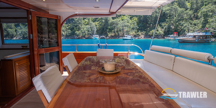 Ruzanna Trawler Yacht Charter