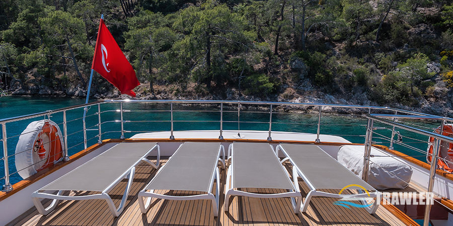 Ruzanna Trawler Yacht Charter