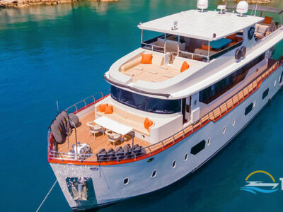 Simay M Trawler Yacht Charter